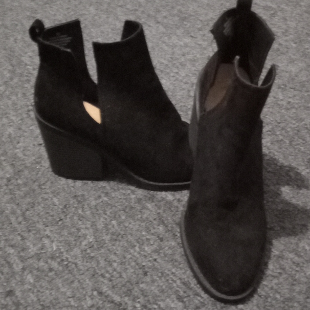 (2-$27)Massimo boots